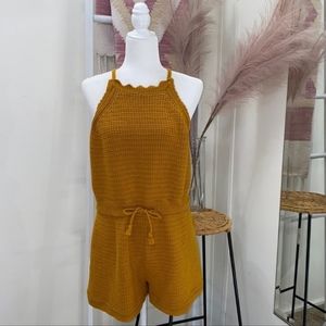 UNIVERSAL Thread Orange / Yellow Crochet Romper Size Medium